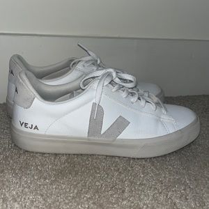 Authentic barely worn Vejas